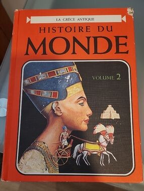 📚 4/$20 Histoire du Monde Volume 2 - Orange Illustrated Hardcover History Book